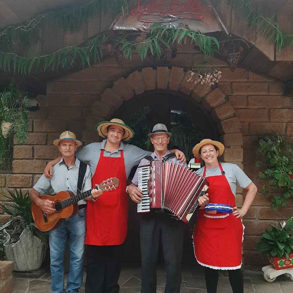 Tour Linha Bella com Almoço Festivo